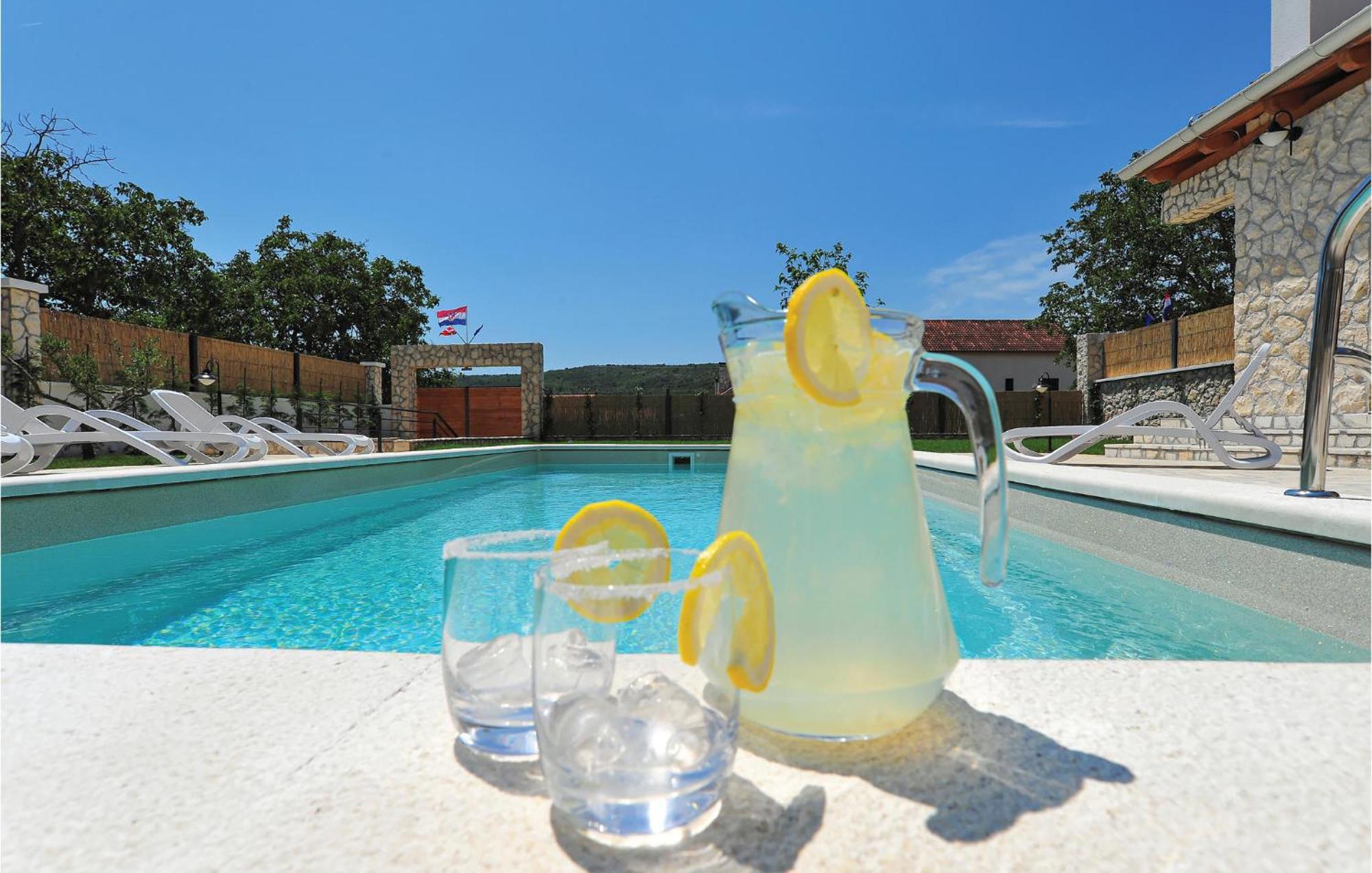 Lovely Home In Sibenik With Wifi المظهر الخارجي الصورة
